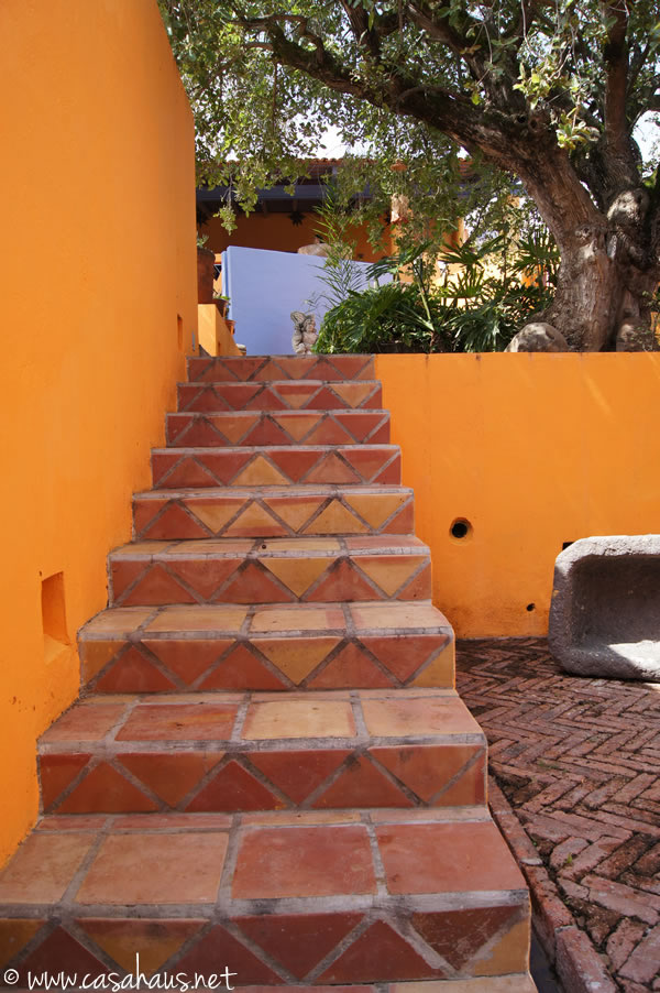 escaleras frontales mexicanas | Casa Haus
