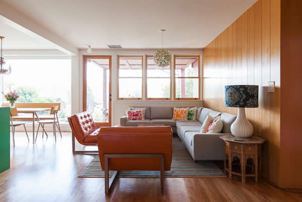 cojines otomíes en sala moderna | Casa Haus