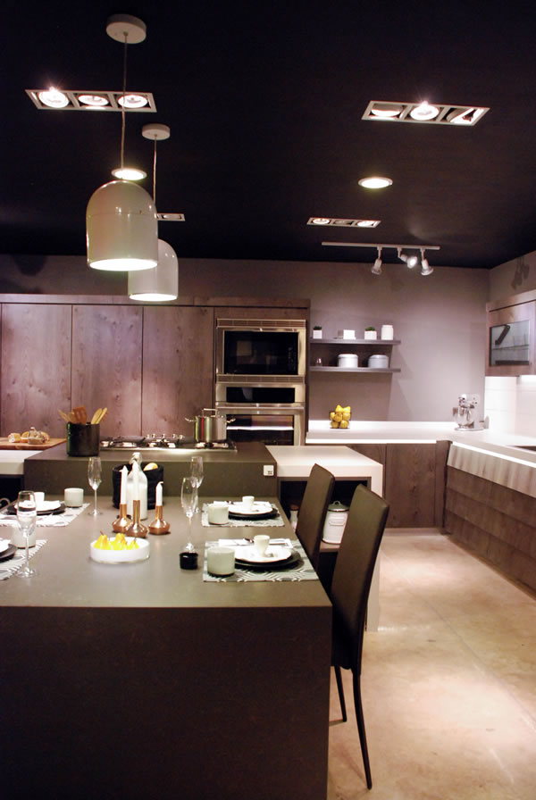 Contemporary Kitchen by EOS Mexico | Casa Haus