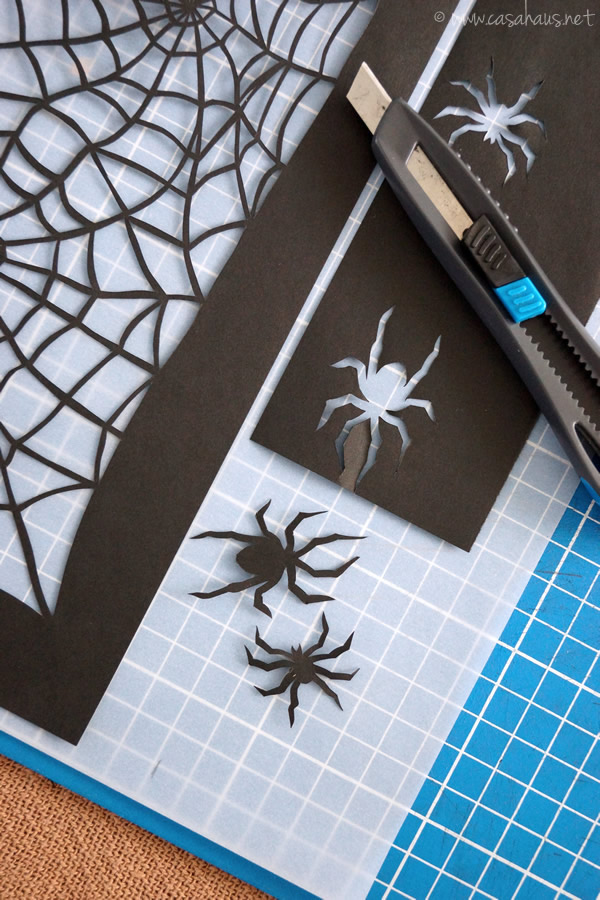 Cutting the spiders / Cortando las arañas // Casa Haus