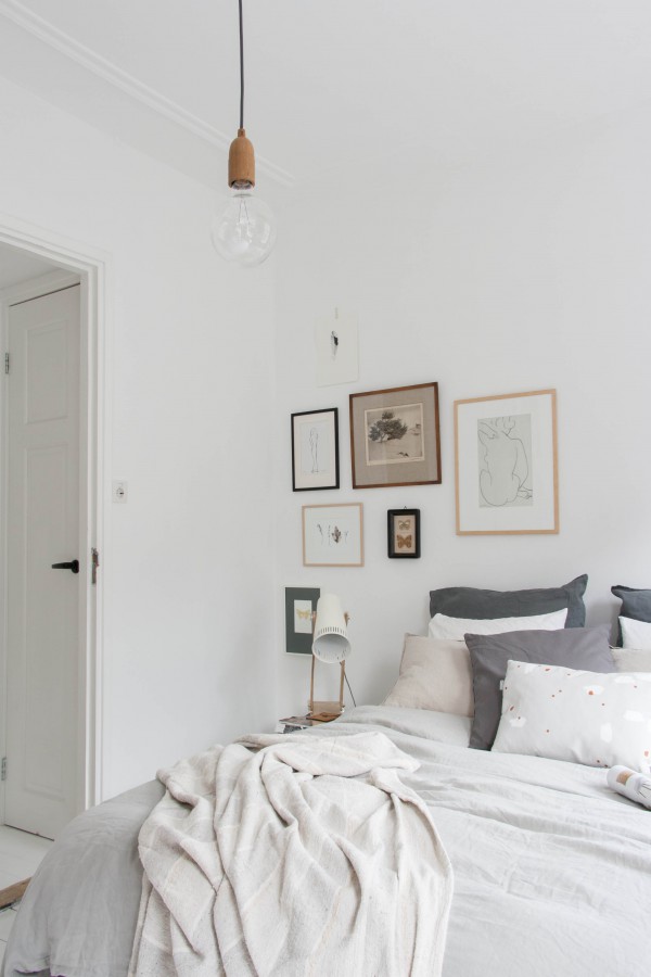 Gorgeous white bedroom before and after // Antes y después: Hermoso dormitorio blanco y sencillo // Casa Haus