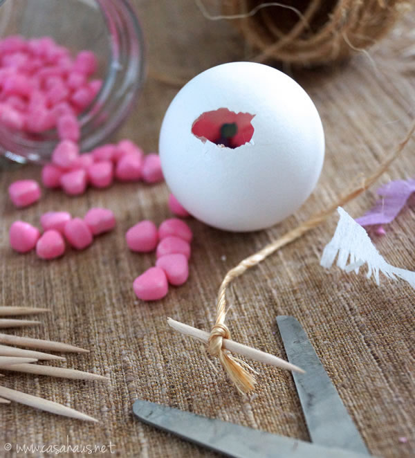 DIY Piñata Easter Eggs, cute and easy! // Huevos Piñata para Pascua, ¡fáciles y bonitos! // casahaus.net