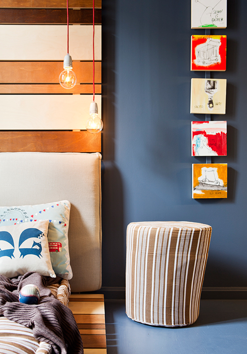 Amazing tween bedroom with blackboard wall and wood / Dormitorio juvenil increíble // casahaus.net