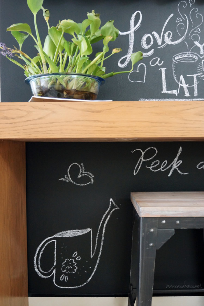 Before and after: Amazing chalkboard coffee bar | Antes y después: Increíble rincón para el café | casahaus.net