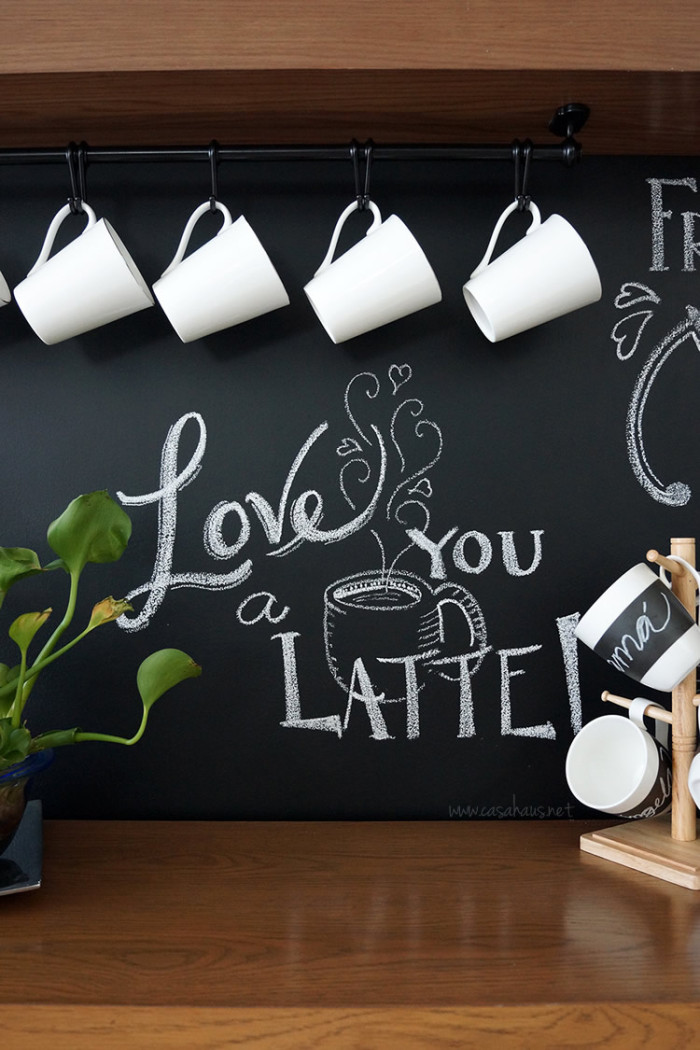 Before and after: Amazing chalkboard coffee bar | Antes y después: Increíble rincón para el café | casahaus.net