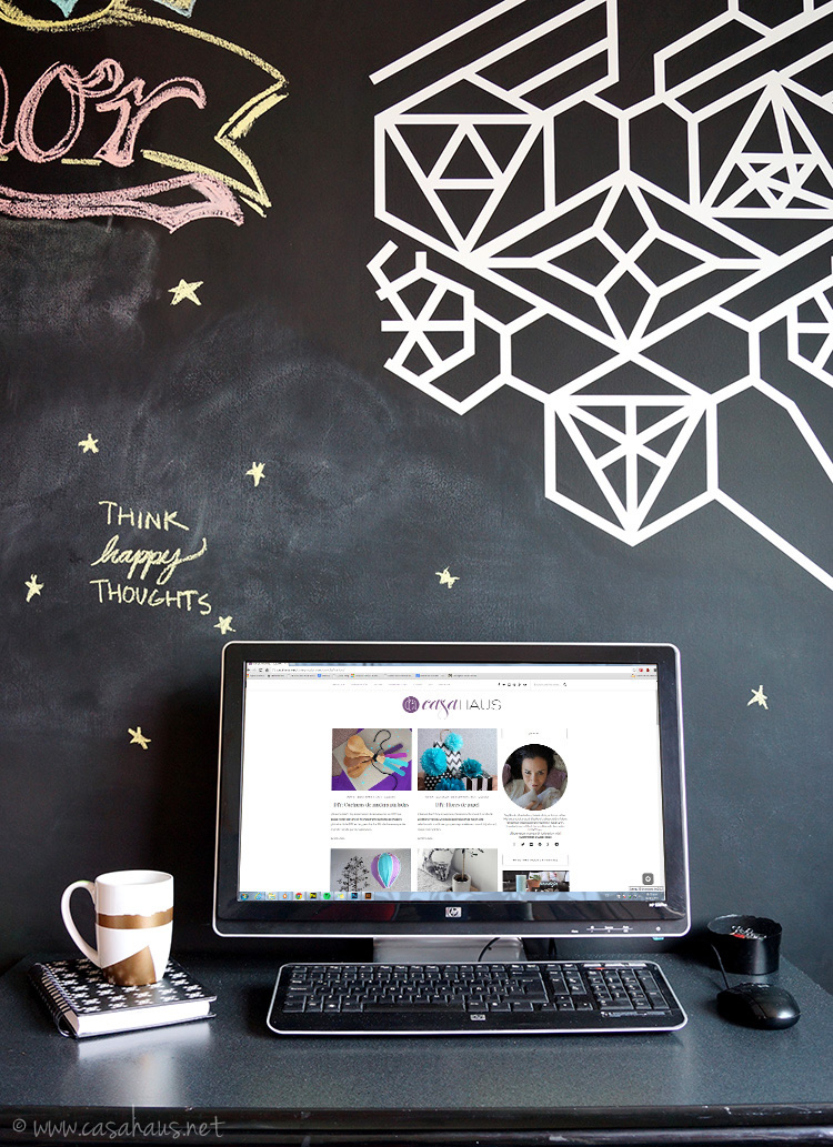 Our home office black wall | Nuestra pared blanca | casahaus.net