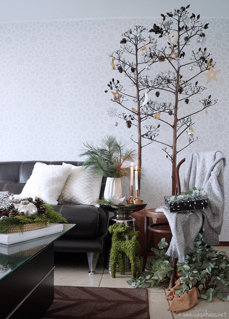 White Nordic Christmas living room / Navidad nórdica / casahaus.net