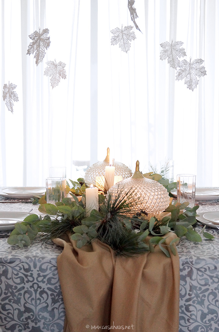 White Nordic Christmas living room / Navidad nórdica / casahaus.net