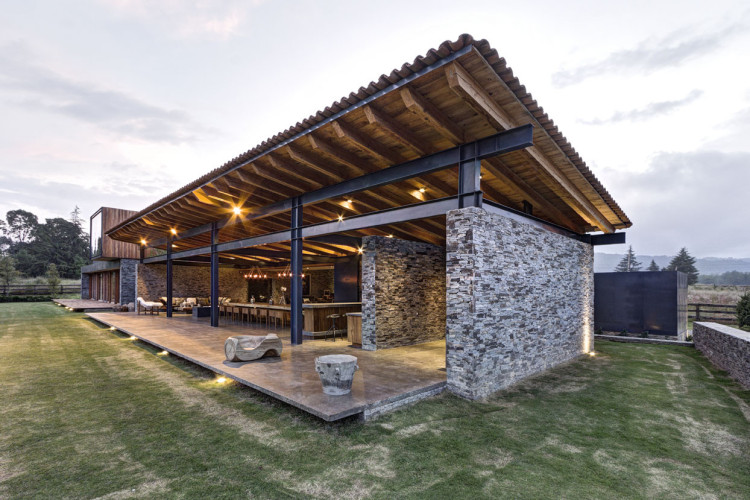 Tapalpa house by Elías Rizo architects / Casa en Tapalpa por Elías Rizo arquitectos // casahaus.net