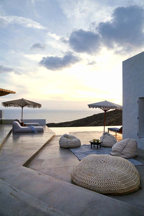 Amazing Summer home in Greece / Increíble casa de descanso en Grecia // casahaus.net
