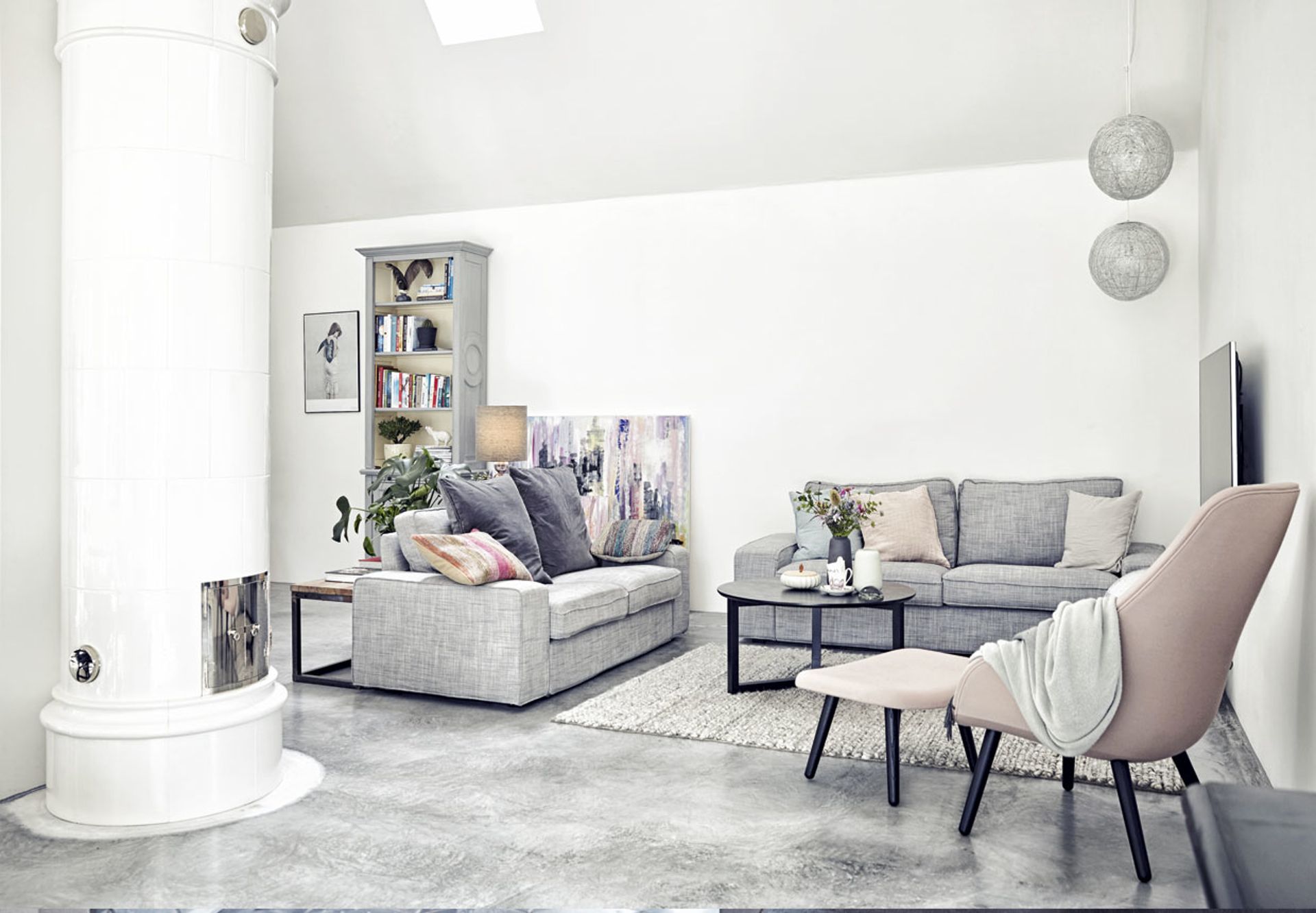 Hermosos techos altos en esta casa nórdica! / High ceilings and gorgeous spaces in this Nordic home