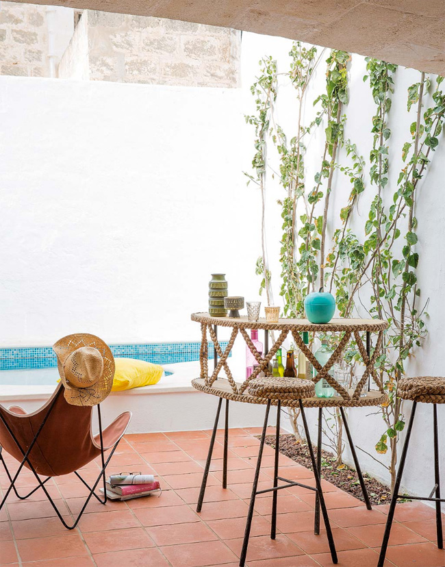 Summer home in Menorca / Una casa de verano en Menorca / casahaus.net