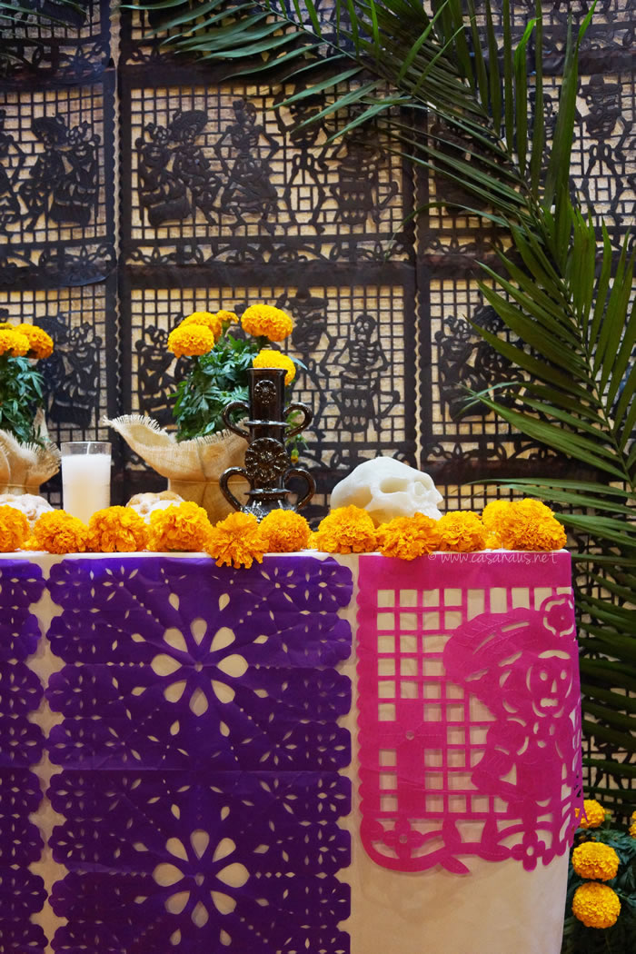 Day of the Dead altar and decorations / Altar y decoraciones para el Día de Muertos - Casa Haus Deco
