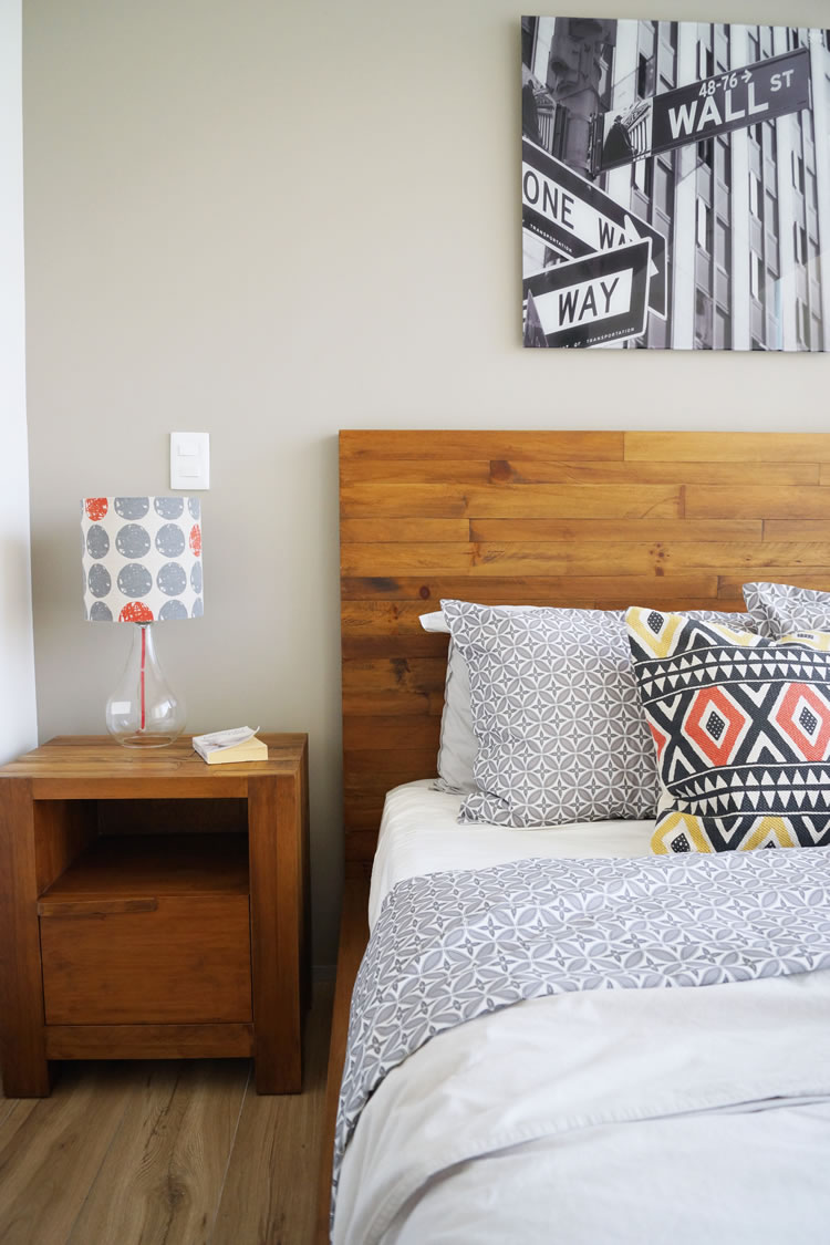 Haus Tours: A cozy, modern apartment / Un bonito departamento acogedor - Casa Haus Deco