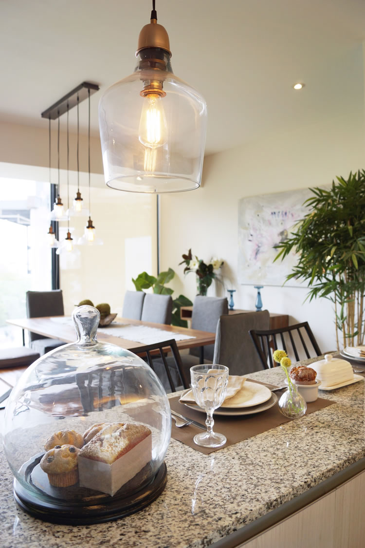 Haus Tours: A cozy, modern apartment / Un bonito departamento acogedor - Casa Haus Deco