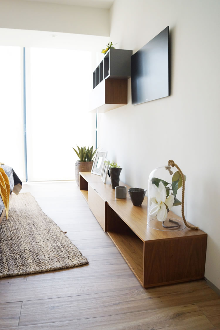 Haus Tours: A cozy, modern apartment / Un bonito departamento acogedor - Casa Haus Deco